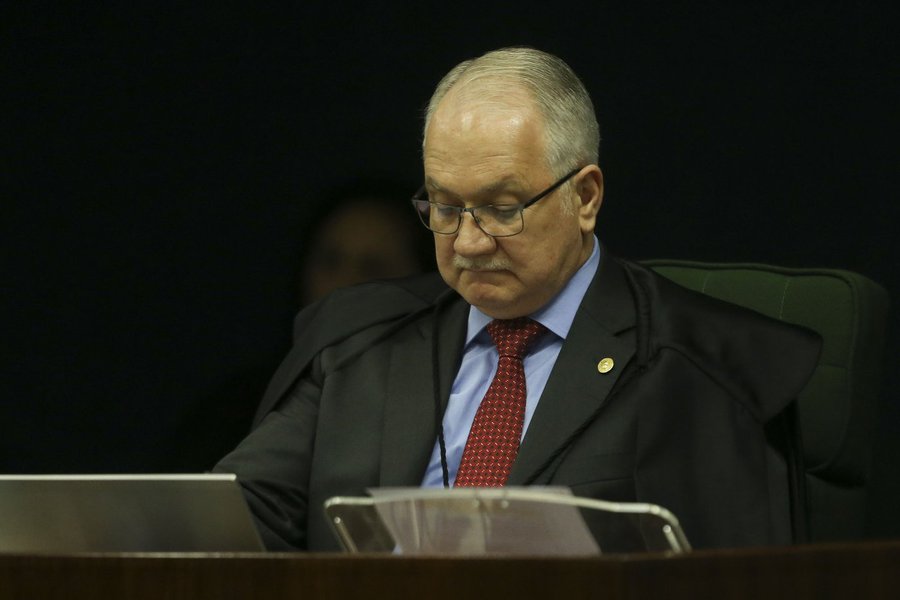 Fachin: quem dizia não ter medo de julgar hoje joga recursos para plenário decidir (Foto: Valter Campanato/Agência Brasil) Fachin: quem dizia não ter medo de julgar hoje joga recursos para plenário decidir
