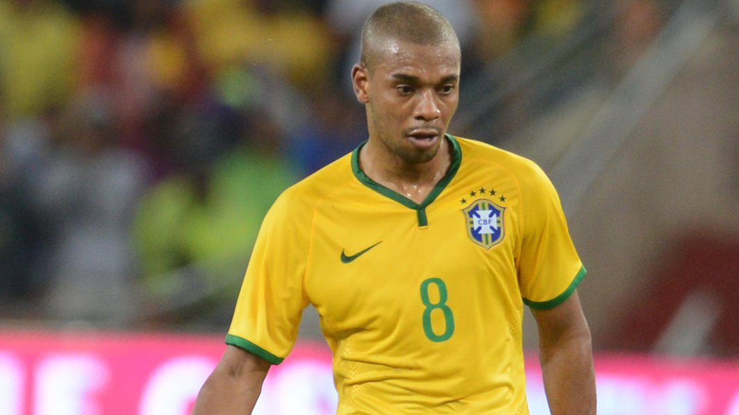 Sem Casemiro, seleção entra com Fernandinho no meio de campo Sem Casemiro, seleção entra com Fernandinho no meio de campo