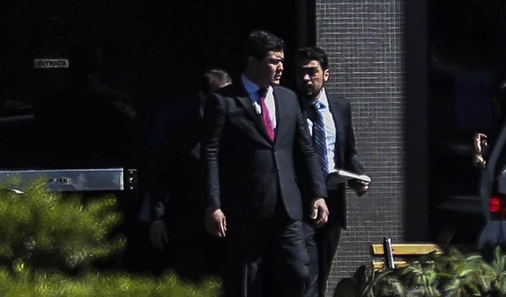 Afastado, ministro do Trabalho silencia e não revela senha de celular à PF (Foto: José Cruz/Agência Brasil) Afastado, ministro do Trabalho silencia e não revela senha de celular à PF
