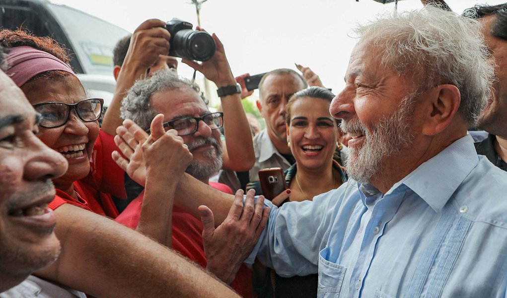 Lula é o nome da frente única contra fascismo que CNI aplaudiu de pé Lula é o nome da frente única contra fascismo que CNI aplaudiu de pé