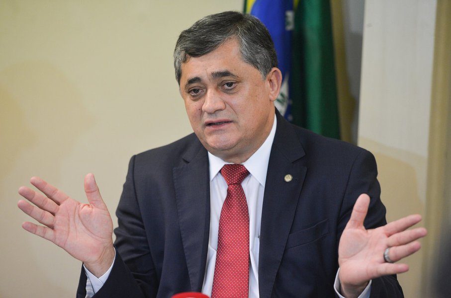 Guimarães: "Ninguém nesse país tá mais obrigado a respeitar nada" (Foto: José Cruz/Agência Brasil) Guimarães: "Ninguém nesse país tá mais obrigado a respeitar nada"
