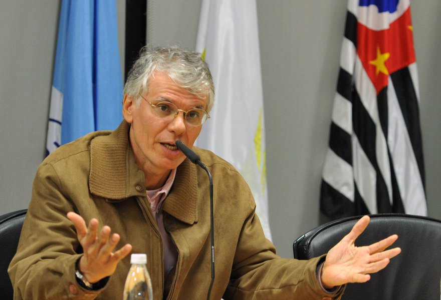 “No Brasil, privatizar tem significado desnacionalizar” (Foto: VALTER CAMPANATO-ABR ) “No Brasil, privatizar tem significado desnacionalizar”