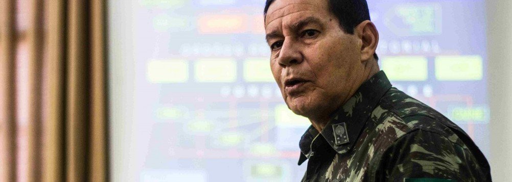 General Mourão, que defende intervenção, disputará corrida presidencial General Mourão, que defende intervenção, disputará corrida presidencial