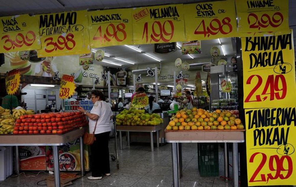 Mercado volta a elevar estimativa de inflação e mantém 'pibinho' (Foto: REUTERS/Ricardo Moraes) Mercado volta a elevar estimativa de inflação e mantém 'pibinho'