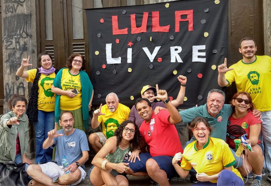 Alinhando Lula Livre: crítica e autocrítica Alinhando Lula Livre: crítica e autocrítica