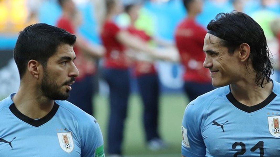Mauro Lopes: filósofos Cavani e Suárez criam tabela de 50 metros no futebol Mauro Lopes: filósofos Cavani e Suárez criam tabela de 50 metros no futebol