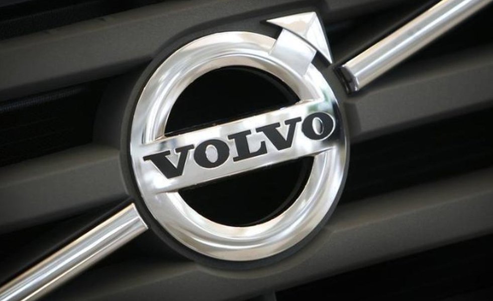 Volvo e FedEx testam tecnologia de comboio de caminhões em rodovia dos EUA Volvo e FedEx testam tecnologia de comboio de caminhões em rodovia dos EUA