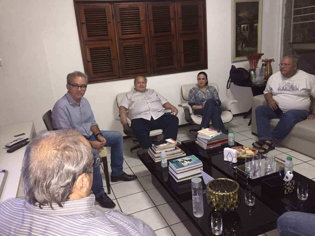 Teresina decreta situação de emergência por falta de combustível Teresina decreta situação de emergência por falta de combustível