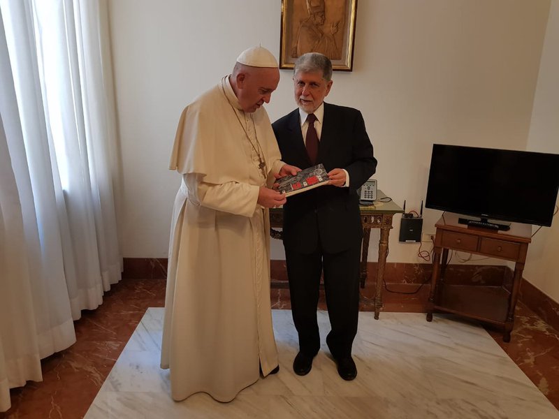Papa recebe Amorim e sinaliza interesse e preocupação com o Brasil (Foto: Divulgação) Papa recebe Amorim e sinaliza interesse e preocupação com o Brasil