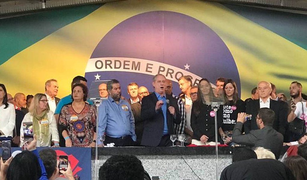 Ciro diz que foi mal interpretado quando falou de Lula Ciro diz que foi mal interpretado quando falou de Lula