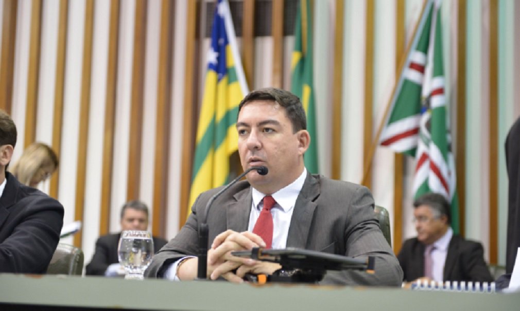 Vitti disputa suplência de senador mirando a sucessão de Iris Vitti disputa suplência de senador mirando a sucessão de Iris