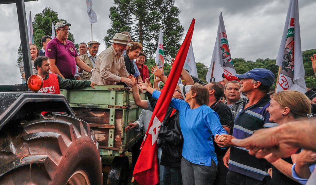 Lula se solidariza com trabalhadores rurais (Foto: Ricardo Stuckert) Lula se solidariza com trabalhadores rurais