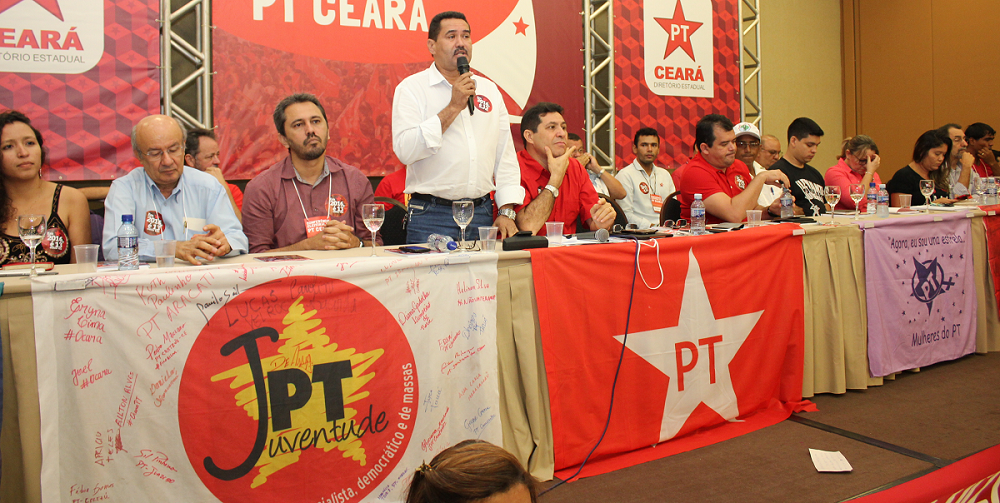 PT reúne delegados para decidir sobre coligações e senado PT reúne delegados para decidir sobre coligações e senado