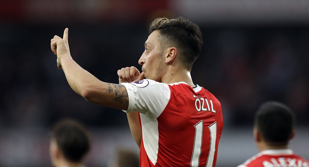 Federação Alemã de Futebol nega racismo e cobra explicações de Özil Federação Alemã de Futebol nega racismo e cobra explicações de Özil