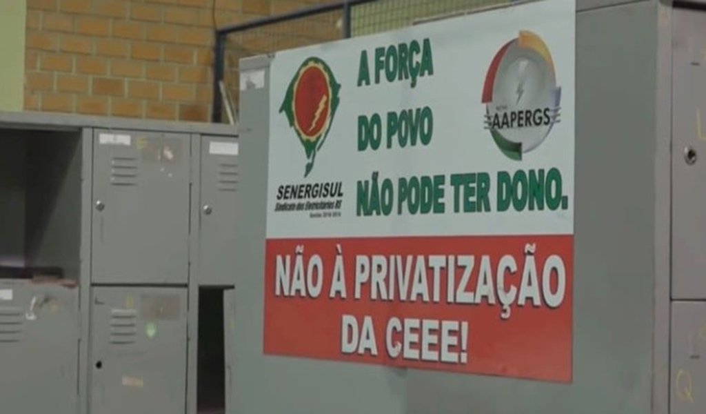 No RS, eletricitários tentam evitar privatização de companhia energética (Foto: Reprodução - TVT) No RS, eletricitários tentam evitar privatização de companhia energética