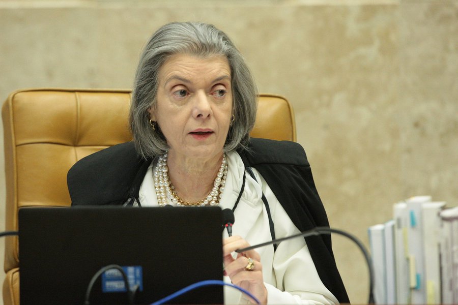 Direitos não prejudicam desenvolvimento econômico, diz Cármen Lúcia Direitos não prejudicam desenvolvimento econômico, diz Cármen Lúcia