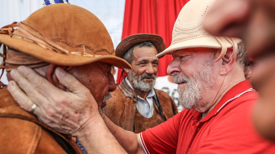 Votar no Lula é votar no Brasil (Foto: RICARDO STUCKERT) Votar no Lula é votar no Brasil