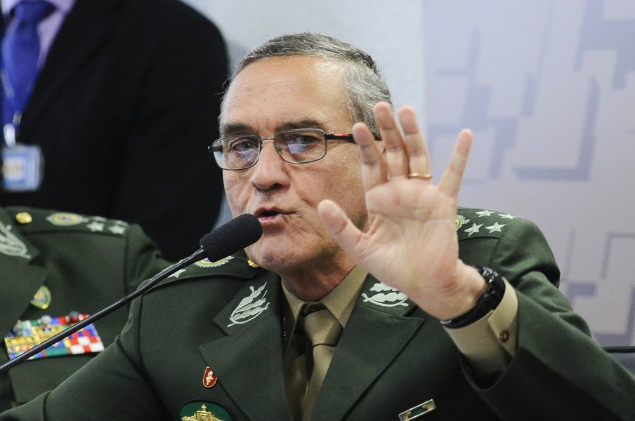 Sabatina conduzida por general é interferência militar nas eleições Sabatina conduzida por general é interferência militar nas eleições