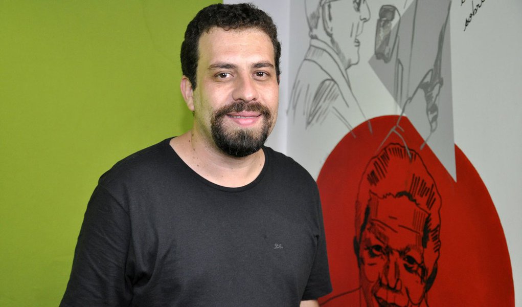 Indireta para Ciro: Boulos diz ter compromisso com revogação da reforma trabalhista (Foto: Editora Brasil 247) Indireta para Ciro: Boulos diz ter compromisso com revogação da reforma trabalhista