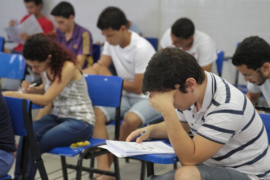 Alunos brasileiros não chegam ao final de avaliação internacional (Foto: Annaclarice Almeida/DP/D.A Press) Alunos brasileiros não chegam ao final de avaliação internacional