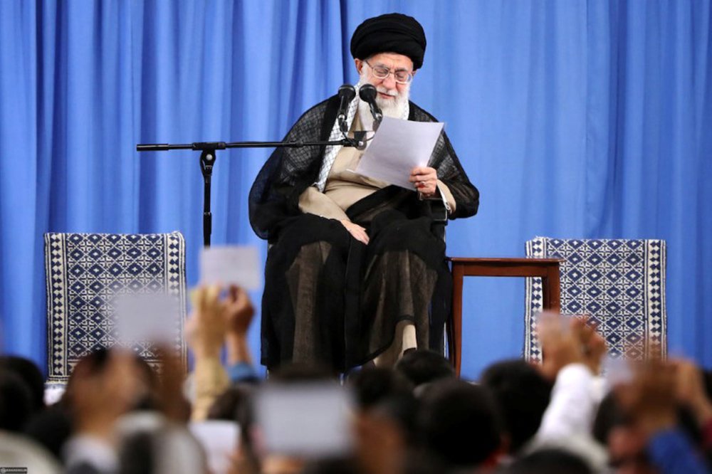 Líder do Irã proíbe negociações diretas com os EUA (Foto: Khamenei/Divulgação via Reuters) Líder do Irã proíbe negociações diretas com os EUA