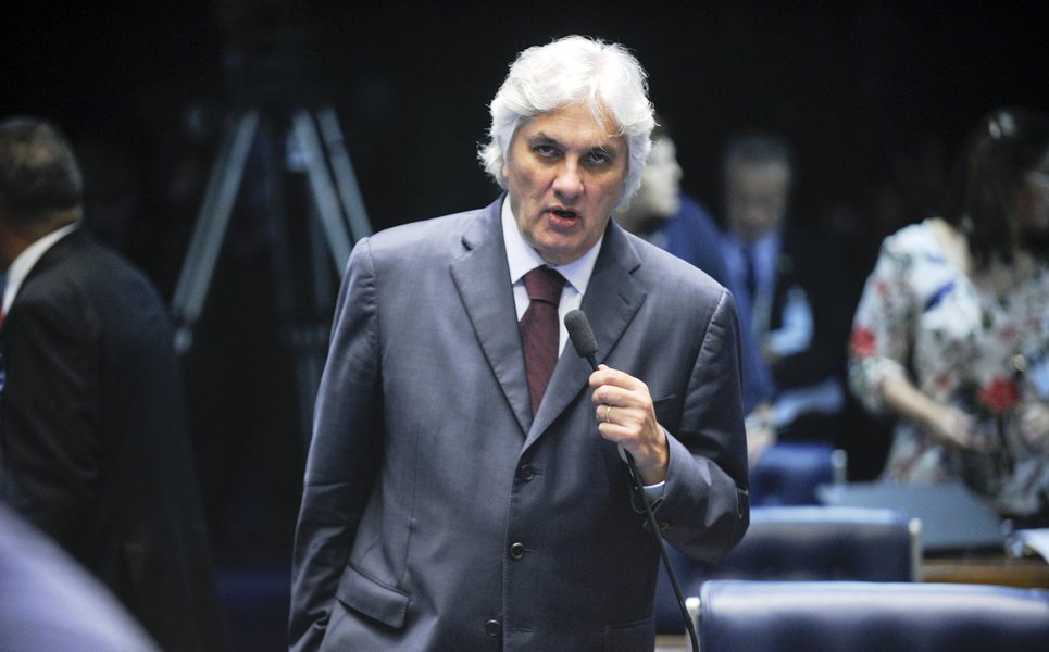 Sem alarde, Delcídio se filia ao partido de Collor e quer voltar ao Senado (Foto: Jefferson Rudy) Sem alarde, Delcídio se filia ao partido de Collor e quer voltar ao Senado
