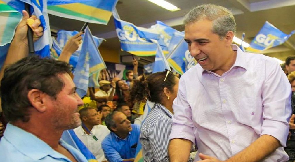 Eliton propõe criação de agentes sociais para ajudar famílias carentes Eliton propõe criação de agentes sociais para ajudar famílias carentes