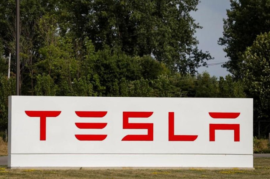 Tesla anuncia compra de Bitcoin, em medida para diversificar caixa e que levou a valorização recorde da criptomoeda Tesla anuncia compra de Bitcoin, em medida para diversificar caixa e que levou a valorização recorde da criptomoeda
