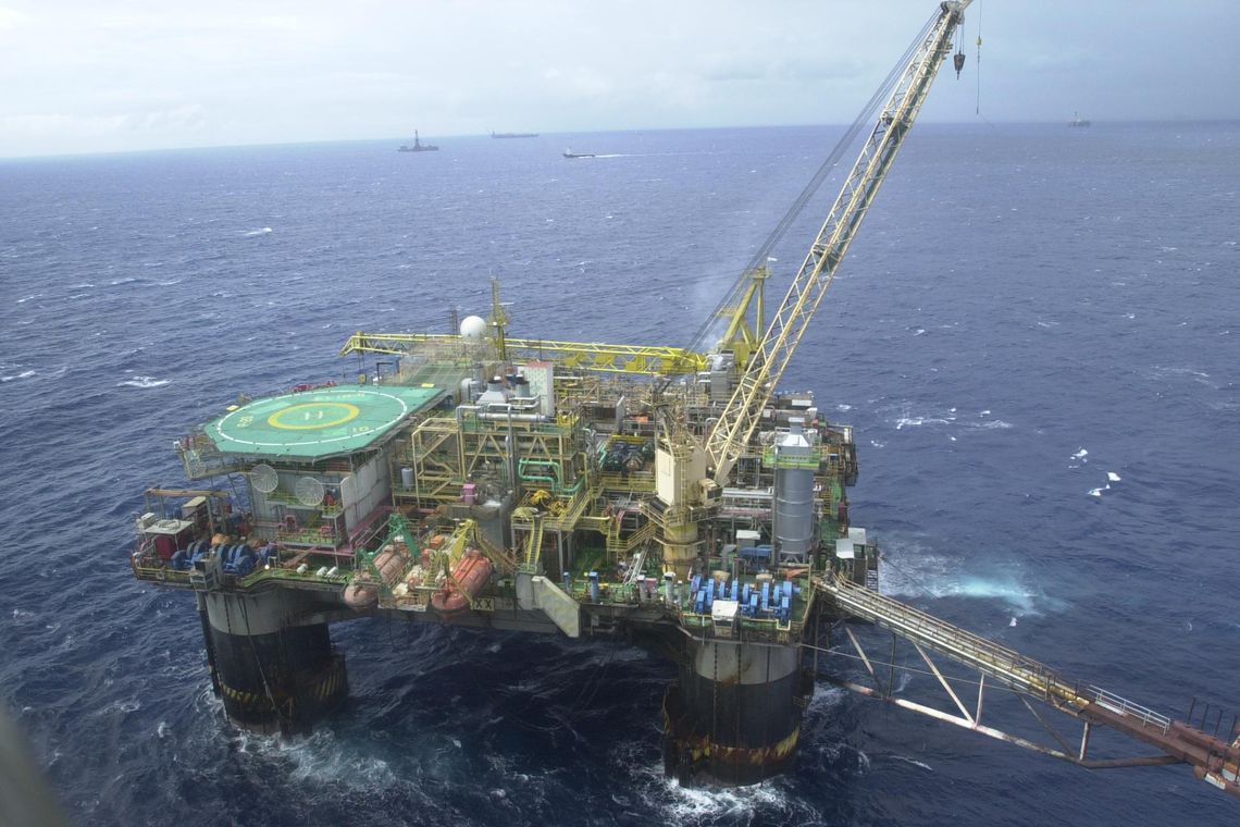O furto do petróleo (Foto: ABR) O furto do petróleo