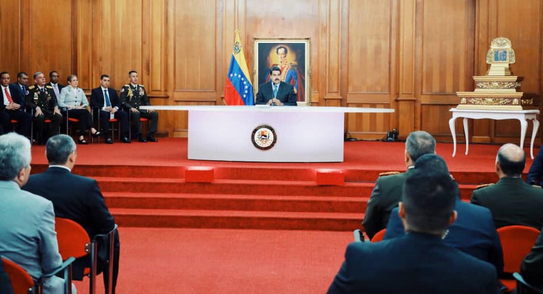 Venezuela determina prisão de políticos oposicionistas após explosão de drones Venezuela determina prisão de políticos oposicionistas após explosão de drones