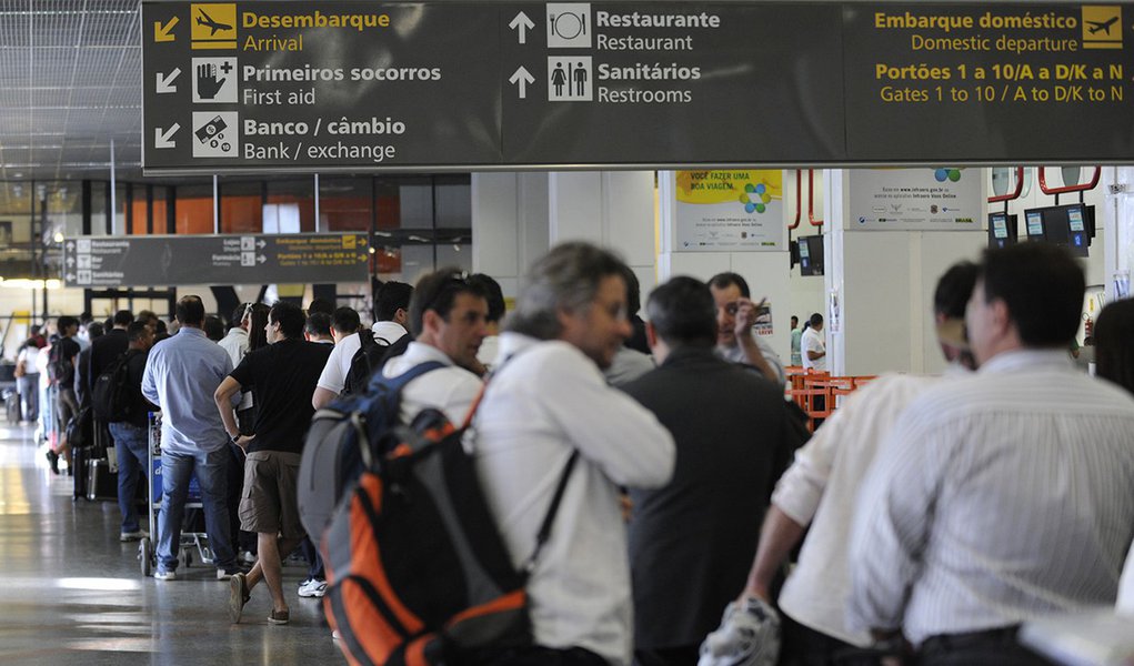 Senado aprova fim de cobrança na escolha de assento em avião (Foto: Fabio Rodrigues Pozzebom/ABr) Senado aprova fim de cobrança na escolha de assento em avião