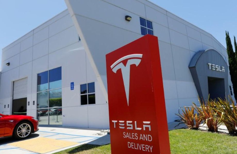 Tesla nomeia comitê especial para avaliar proposta de Musk para fechar capital da montadora Tesla nomeia comitê especial para avaliar proposta de Musk para fechar capital da montadora