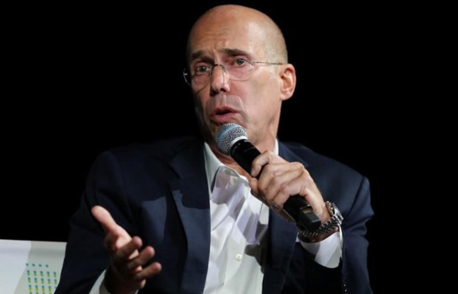 Startup de Katzenberg, ex-Disney, capta US$1 bi para produção de séries para celular Startup de Katzenberg, ex-Disney, capta US$1 bi para produção de séries para celular