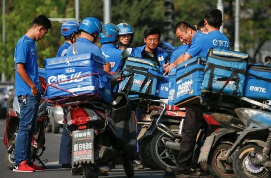 Alibaba vai fundir unidades de entrega de alimentos na China para enfrentar Meituan, dizem fontes Alibaba vai fundir unidades de entrega de alimentos na China para enfrentar Meituan, dizem fontes