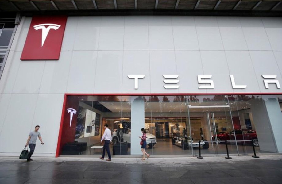 Tesla inicia contratações para 1ª fábrica fora dos EUA Tesla inicia contratações para 1ª fábrica fora dos EUA