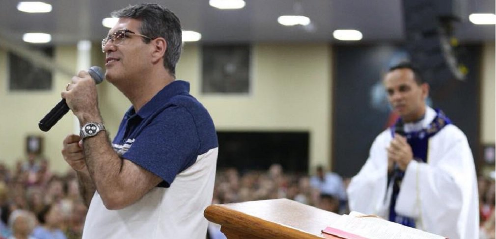 Francisco Jr. quer ser o representante católico na Câmara Federal Francisco Jr. quer ser o representante católico na Câmara Federal