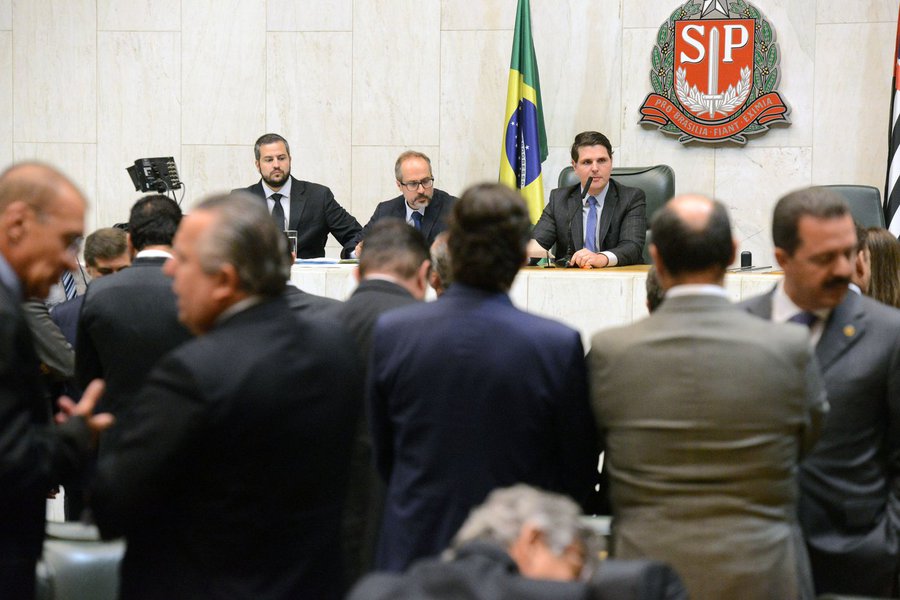 PT quer mais recursos para educação e transparência nas isenções para setores econômicos (Foto: Roberto Navarro ) PT quer mais recursos para educação e transparência nas isenções para setores econômicos