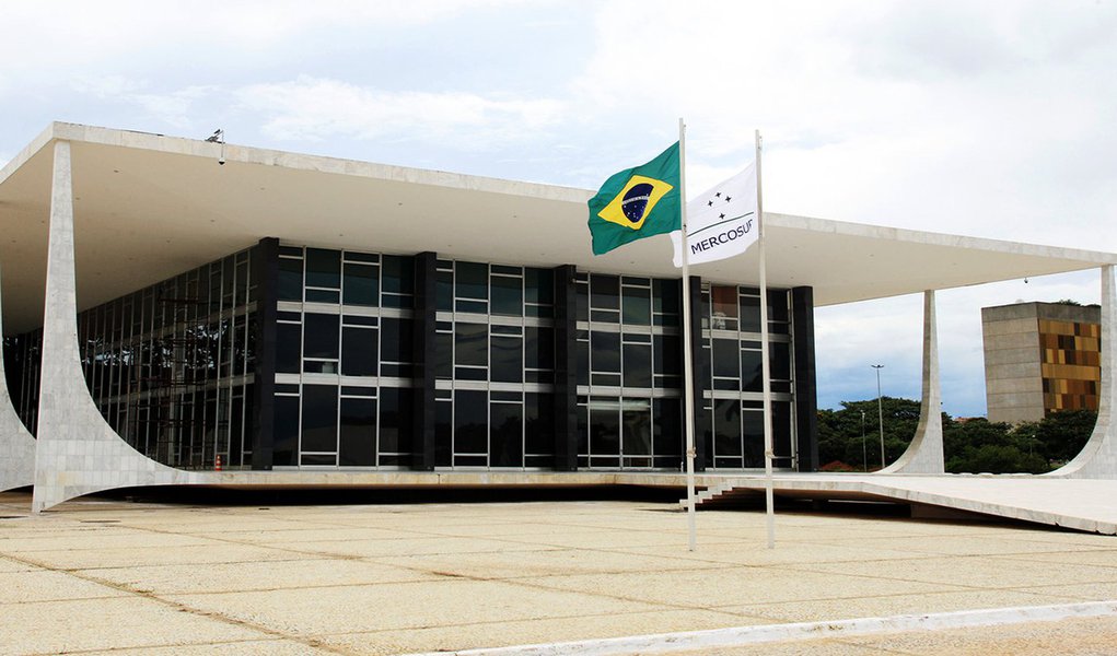 Qual será o papel do Brasil no mundo após as eleições? Qual será o papel do Brasil no mundo após as eleições?