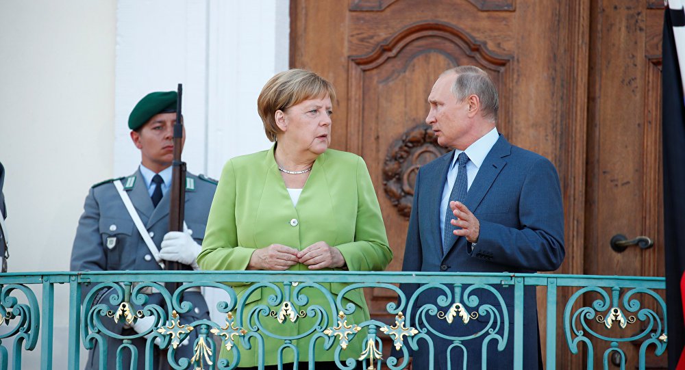 Merkel e Putin realizam encontro em que abordam temas difíceis da situação internacional Merkel e Putin realizam encontro em que abordam temas difíceis da situação internacional