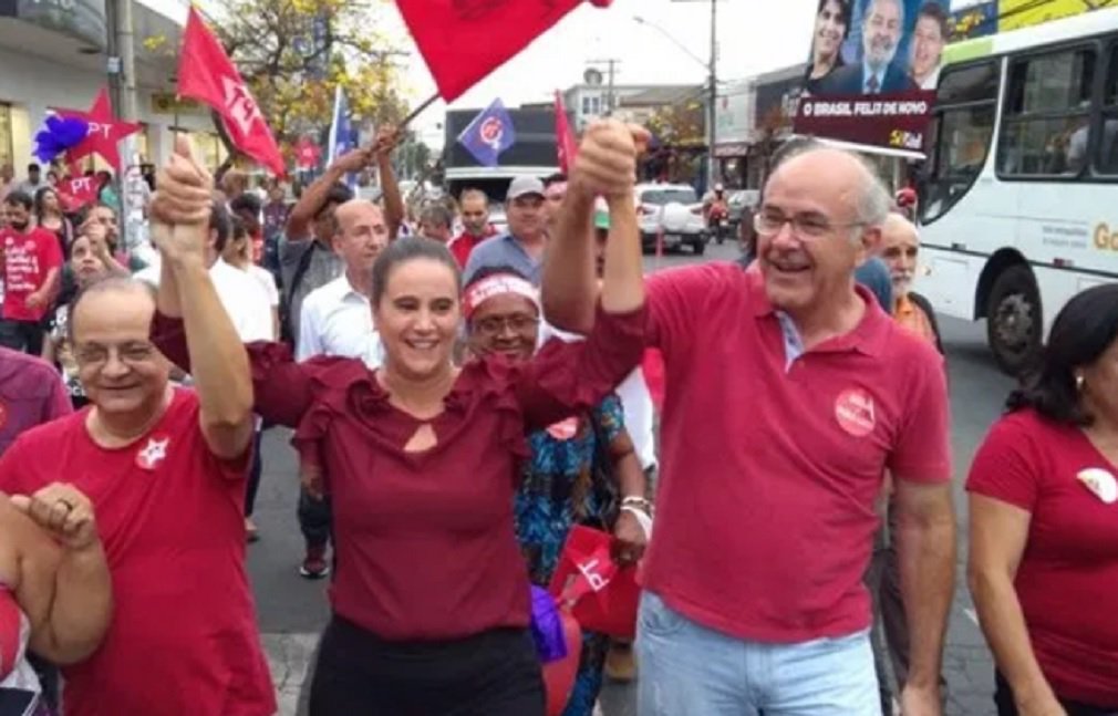 Kátia inicia campanha e abre palanque para Lula em Goiás Kátia inicia campanha e abre palanque para Lula em Goiás