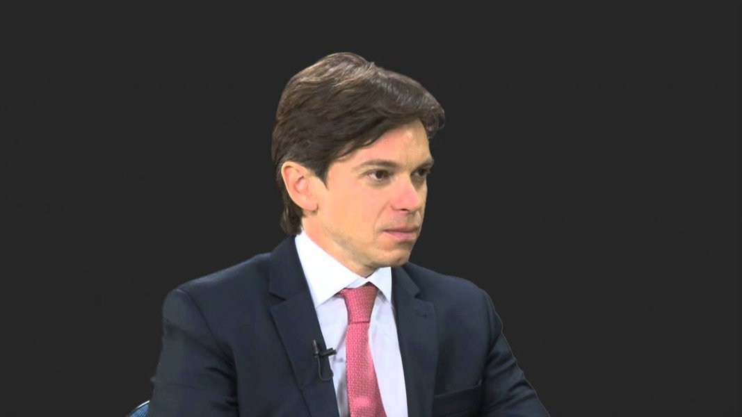 'Se evitarem que Lula chegue na urna, farão algo inédito' diz advogado 'Se evitarem que Lula chegue na urna, farão algo inédito' diz advogado