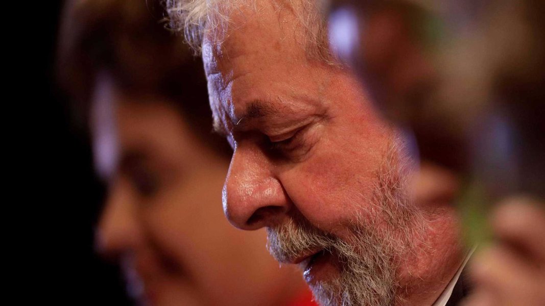 A escrita de Lula como testemunho da história (Foto: UESLEI MARCELINO/REUTERS) A escrita de Lula como testemunho da história