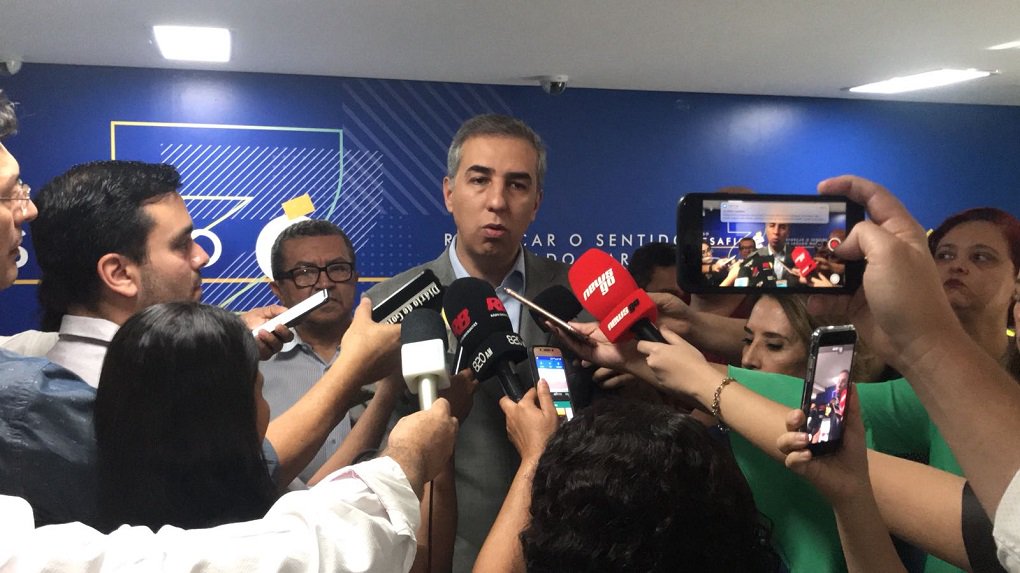 Zé Eliton defende governo ainda mais enxuto Zé Eliton defende governo ainda mais enxuto