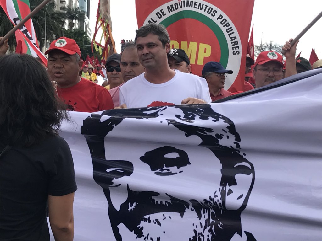 'O plano deles era outro', diz Lindbergh sobre candidatura de Lula 'O plano deles era outro', diz Lindbergh sobre candidatura de Lula