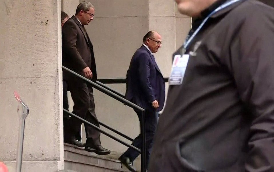 Alckmin depõe sobre suspeita de receber R$ 10 milhões em caixa 2 (Foto: Reprodução/GloboNews) Alckmin depõe sobre suspeita de receber R$ 10 milhões em caixa 2