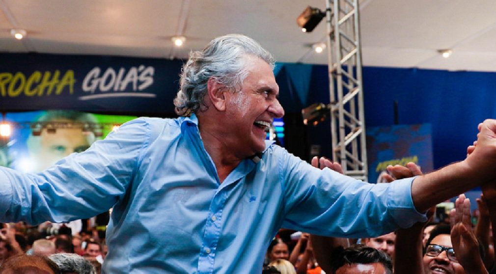 Agora Paz e Amor, Caiado tenta esconder passado de brigas Agora Paz e Amor, Caiado tenta esconder passado de brigas