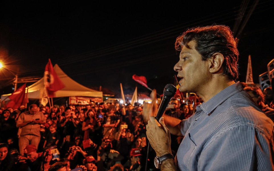 Em novo ataque contra Haddad, promotor pede R$ 381 mil em indenização por danos morais (Foto: Ricardo Stuckert) Em novo ataque contra Haddad, promotor pede R$ 381 mil em indenização por danos morais