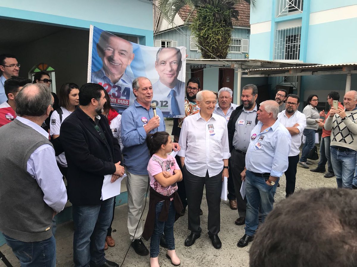 Terceirizar atividade-fim é “praticamente volta à escravidão”, diz Ciro Terceirizar atividade-fim é “praticamente volta à escravidão”, diz Ciro