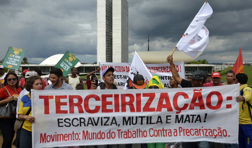 Tijolaço sobre STF e terceirização: seremos todos uber (Foto: Wilson Dias/Agência Brasil) Tijolaço sobre STF e terceirização: seremos todos uber