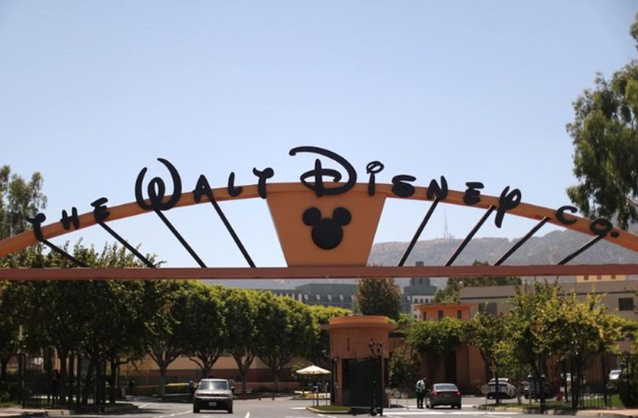 Elliott argumenta que Disney deveria pagar por Sky 15 libras por ação Elliott argumenta que Disney deveria pagar por Sky 15 libras por ação